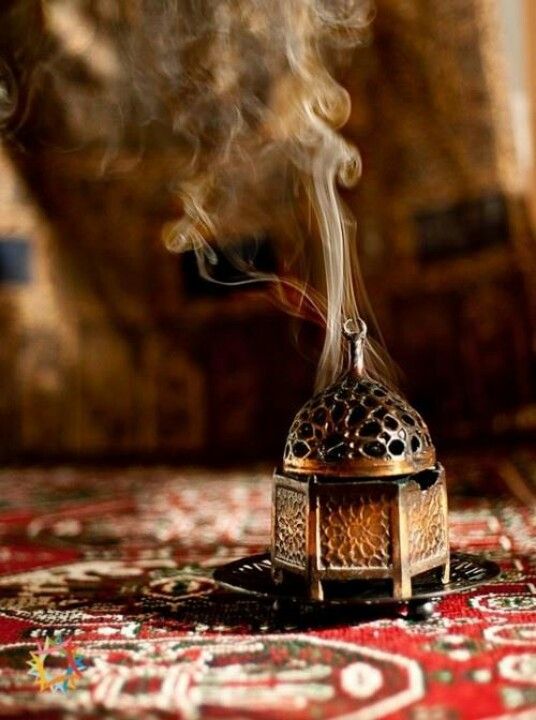 Joli encens marocain fumant